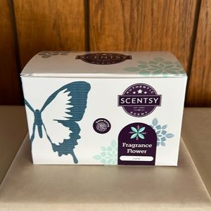 NIB/NWOT Scentsy Luna Fragrance Flower